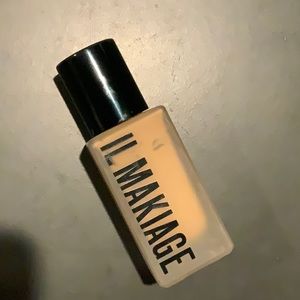 Il Makiage Woke Up Like This Foundation